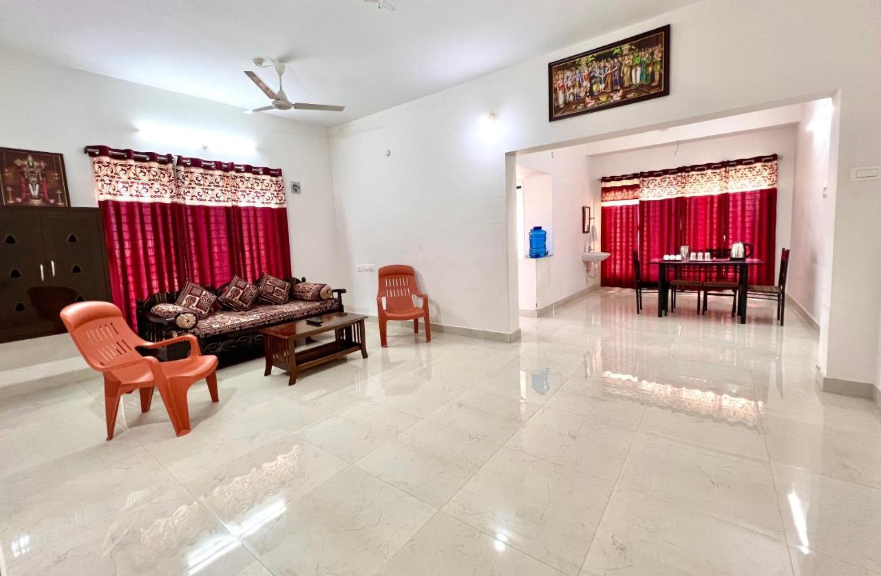 Truelife Homestays - Alamelu Avenue - Fully Furnished Ac 2Bhk Apartments In Tirupati - Walkable To Restaurants & Super Market - Fast Wifi - Kitchen - Easy Access To Airport, Railway Station, Sri Padmavathi & Tirumala Temple Exterior foto